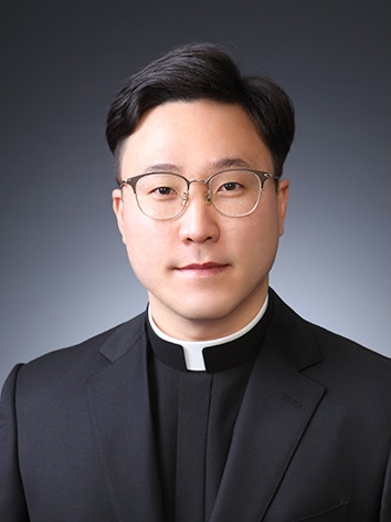 13대 유현재 마르티노 신부님